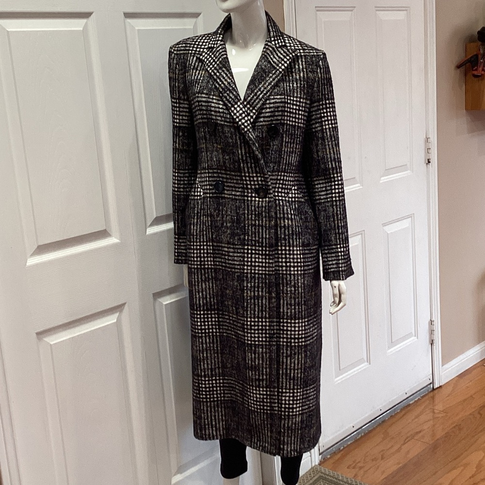 SLY010 Women's “Prince Of Wales” Black and White Plaid Coat